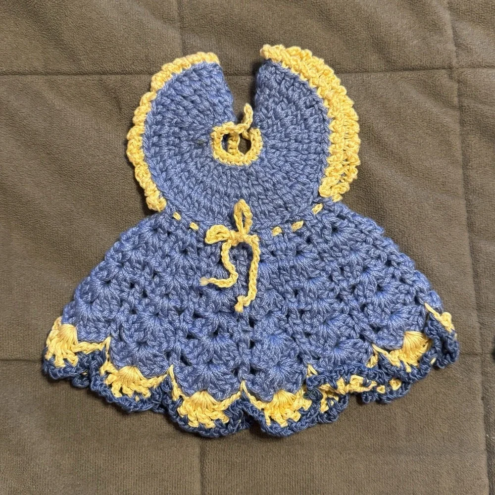 Vintage Crochet Dress Potholder Hot Pad Kitchen Wall Hanging Set